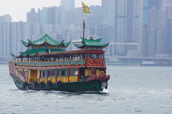 在深圳，注册香港公司的条件和费用